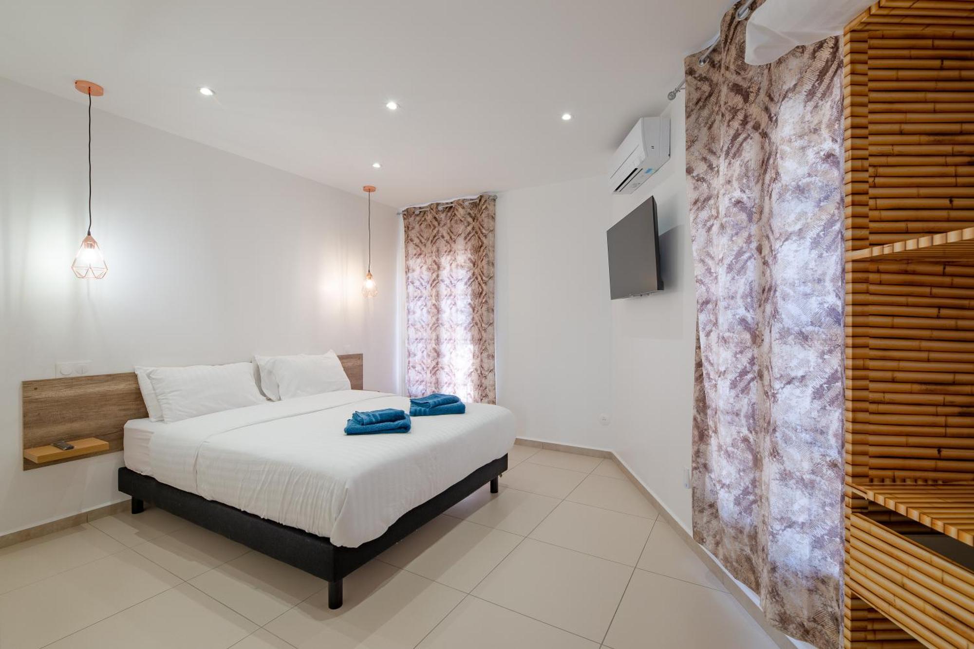 Free Sun Apartment *